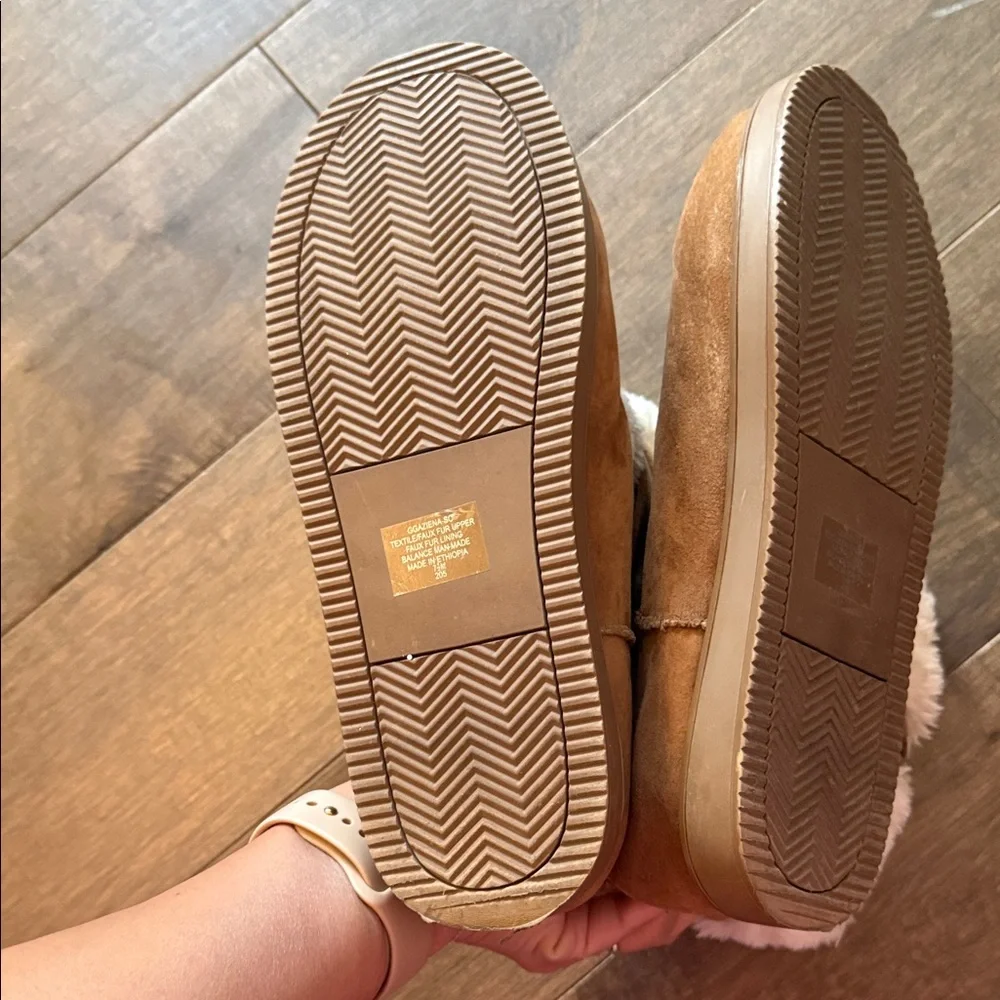 Brown Suede Boots w - Picture 6 of 7